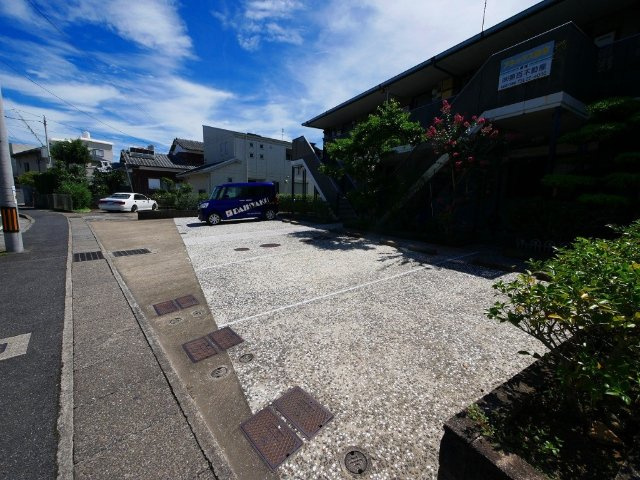 アネックス松本の駐車場