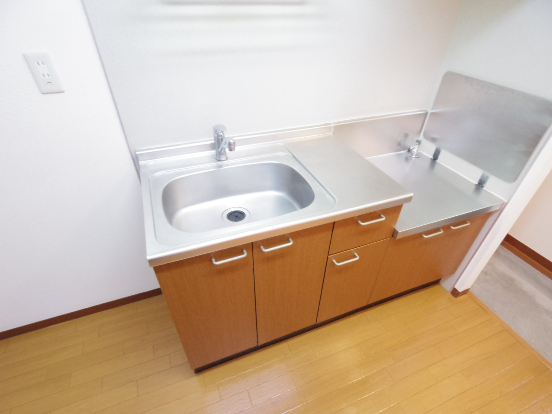 ＴＲＵＳＴＩＡ　弐番館のキッチン|※他号室写真です