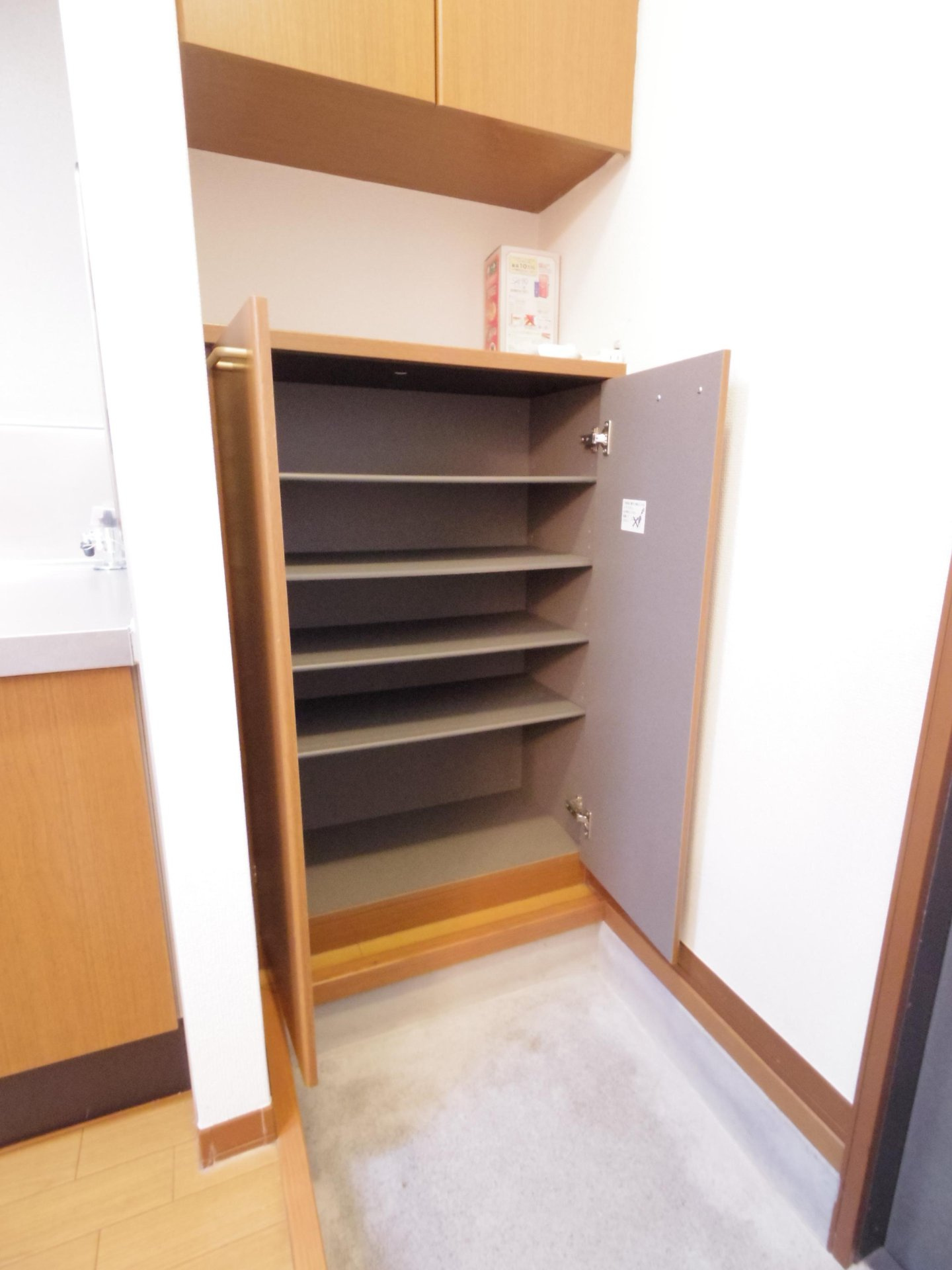 ＴＲＵＳＴＩＡ　弐番館の玄関|※他号室写真です