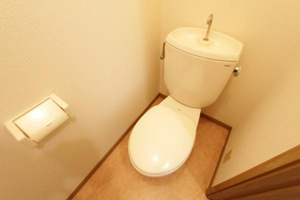 【トイレ】 | イーストヒルズ | ※別部屋イメージ写真