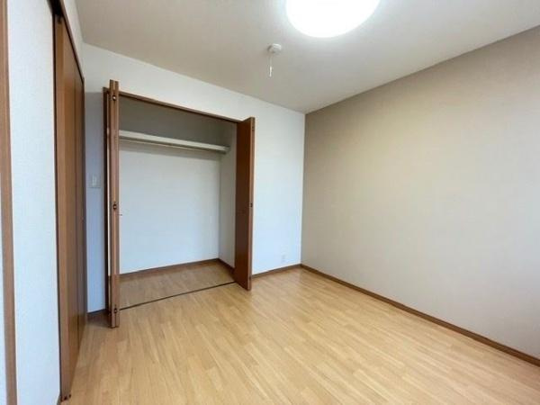 【洋室】 | メゾン　ド　パルジェ