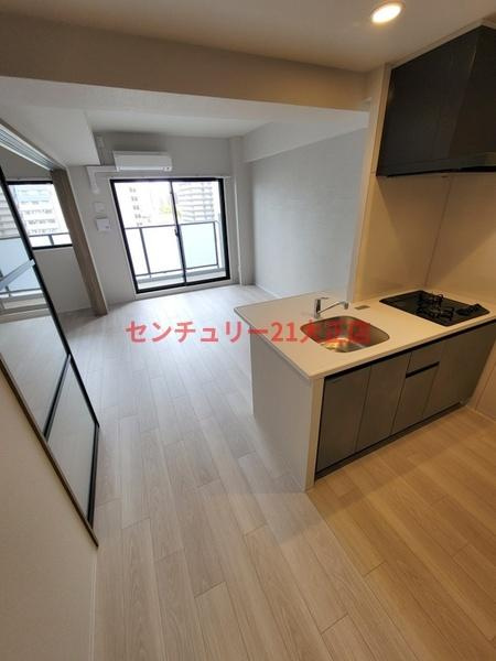 Louis Residence 弁天町の居間・リビング|★広々して気持ちいい★