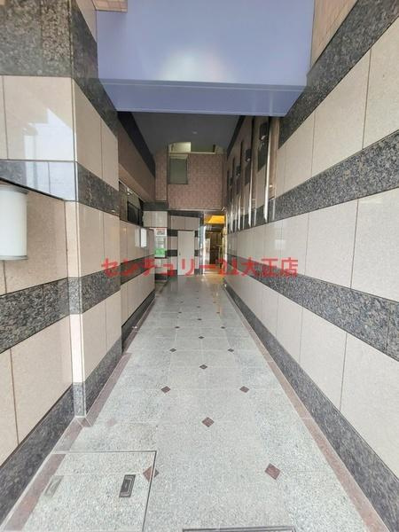 シャトー弁天参番館のエントランス