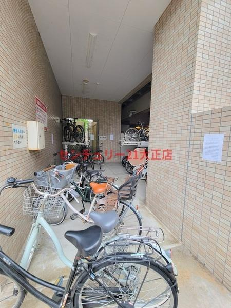 シャトー弁天参番館のエントランス