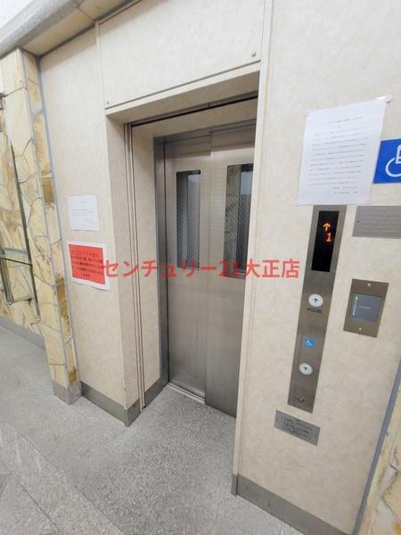 シャトー弁天参番館のエントランス