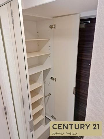 アドバンス大阪カーサの玄関|★シューズＢＯＸ★