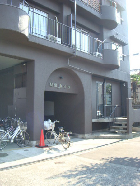 松栄大正ハイツのエントランス|★建物入口です★