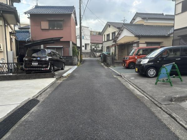 岡崎市欠町・中古戸建の前面道路含む現地写真|前面道路です。