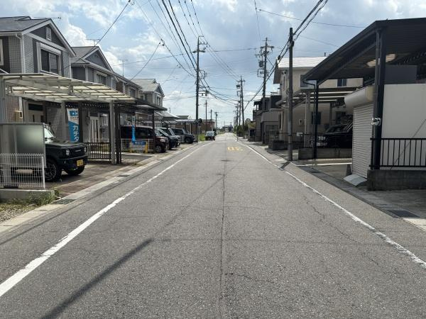 岡崎市渡町・中古戸建の前面道路含む現地写真|前面道路です。