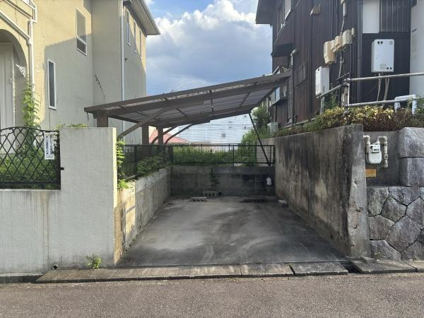 岡崎市真伝町・中古戸建の駐車場|１台駐車できます！