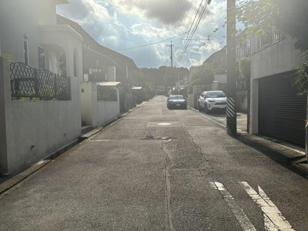 岡崎市真伝町・中古戸建の前面道路含む現地写真|前面道路です。