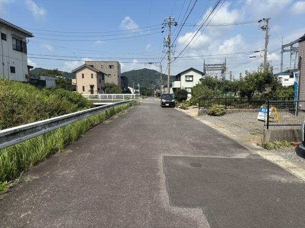 幸田町芦谷・中古戸建の前面道路含む現地写真|前面道路です。
