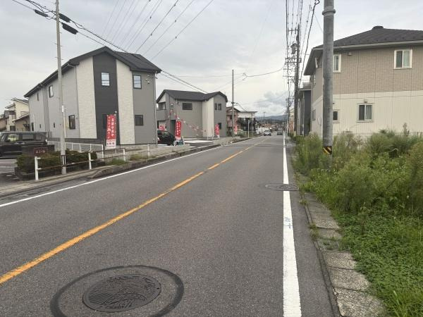 岡崎市中島町字紅蓮の新築一戸建の前面道路含む現地写真|前面道路です。