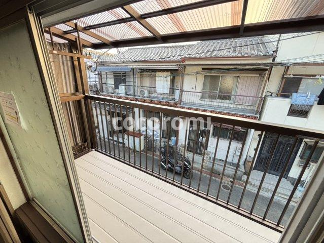 大利元町貸家のバルコニー