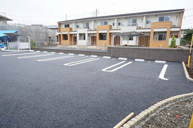エレガンスⅧの駐車場