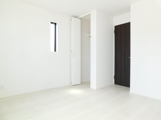 名古屋市瑞穂区田光町３丁目の新築一戸建の洋室|◇３階洋室◇　　明るい洋室６．７帖　全居室収納完備！