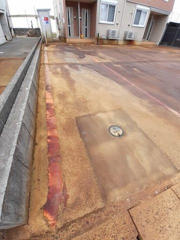 グランデールの駐車場