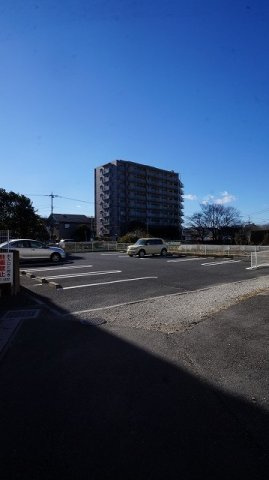 ミレニアムパレスⅡの駐車場