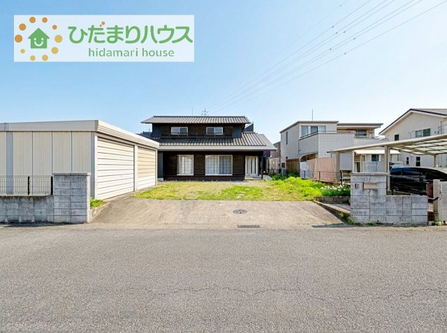 【駐車場】 | 土浦市滝田2丁目　中古戸建 | 敷地が広いので大型の車も駐車可能です！