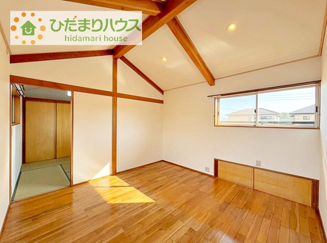 【洋室】 | 土浦市滝田2丁目　中古戸建 | 木の温もりがやさしいフローリング！