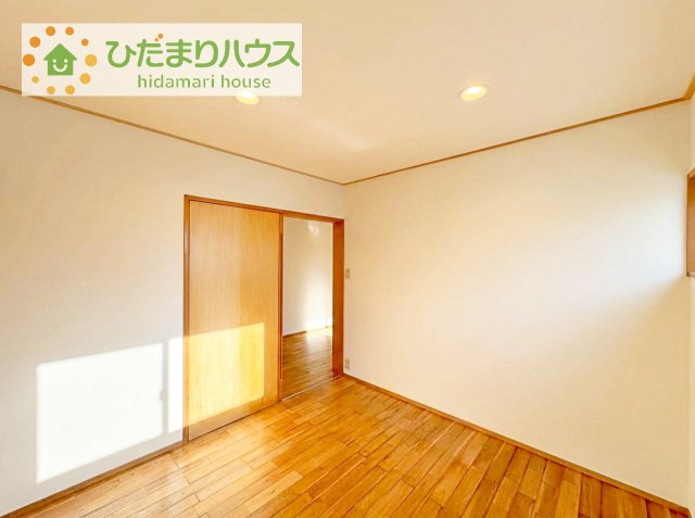 【洋室】 | 土浦市滝田2丁目　中古戸建 | 夏場に心地良いひんやり感はフローリングならでは☆彡