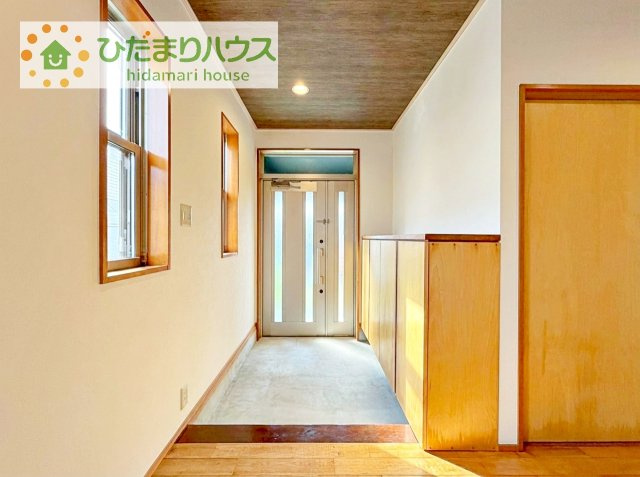 【玄関】 | 土浦市滝田2丁目　中古戸建 | たっぷり収納可能な大型シューズクローゼット！