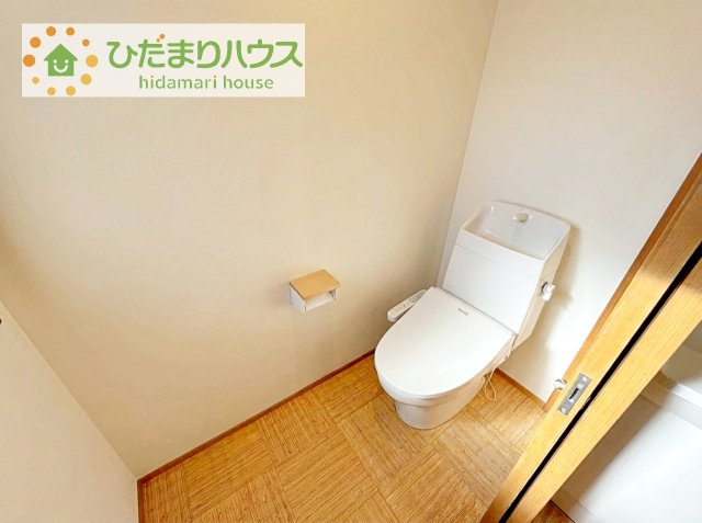【トイレ】 | 土浦市滝田2丁目　中古戸建 | 家計に優しい節水仕様のトイレです！