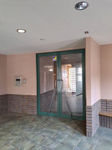 【エントランス】 | グランピリエ | オートロック完備です