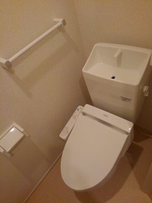 【トイレ】 | ドッグ・ウッド・ベル | 清潔感のあるトイレです
