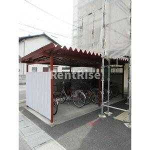 山上マンションの玄関