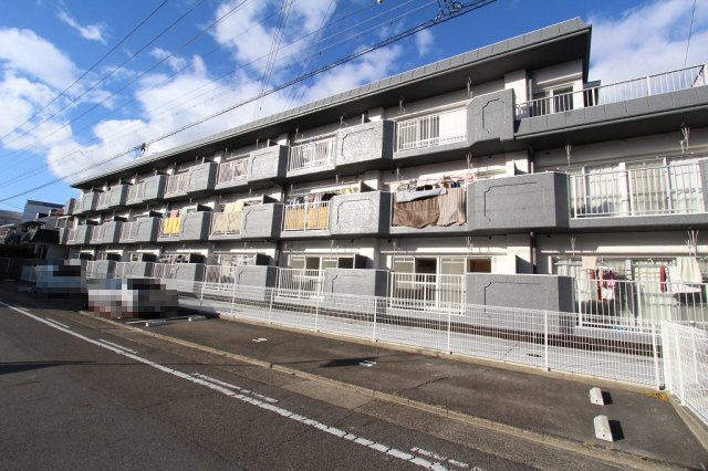 メゾン木村１０７の駐車場|カースペースがあります