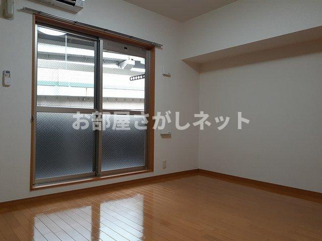 ノーブル・コーケ・横浜【おとり物件なし】#学生・社会人にオススメ！初期費用分割払いOK！の居間・リビング