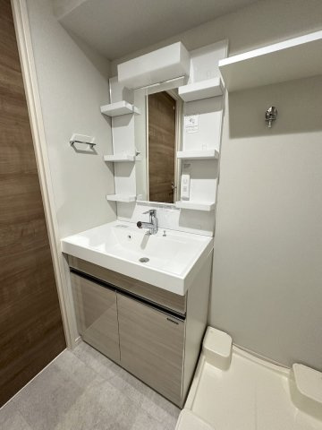 アルファコート町屋の洗面所|ゆったりとスペースのある洗面所