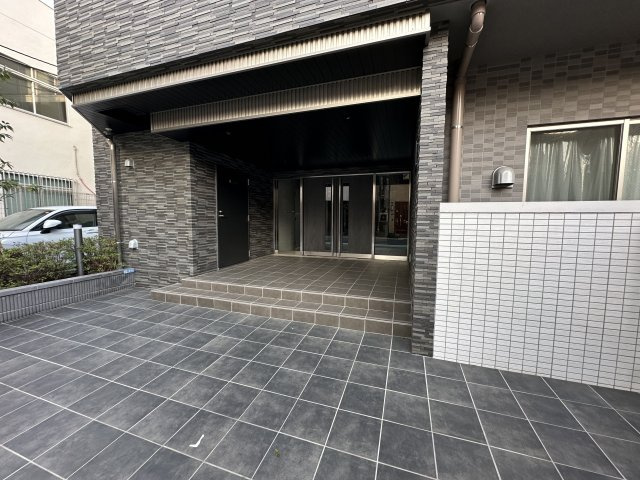 アルファコート町屋のエントランス|落ち着いたエントランスです