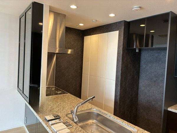 ドゥ・トゥール　ウエスト棟のキッチン|コンパクトなキッチンで掃除もラクラク