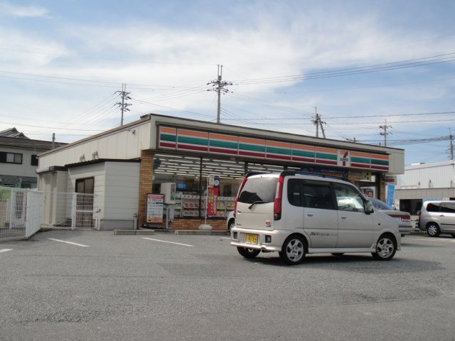 ＳＵＭＩＲＥの周辺|セブンイレブン加東上滝野店まで439ｍ