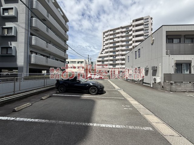 へーベルメゾン諏訪野の駐車場|カースペースがあります