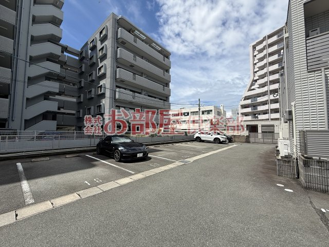 へーベルメゾン諏訪野の駐車場|駐車場に車を止められます