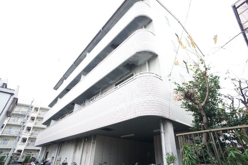 ソマール西竹の塚の外観