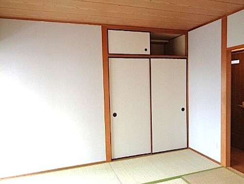 グランドールアサヒの収納|天袋付き押入　※内装工事前
