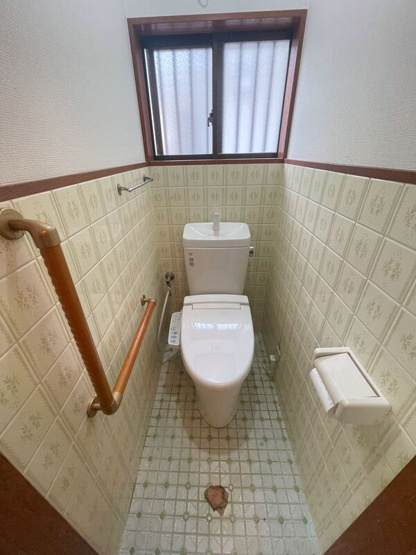 【トイレ】 | 平野戸建 | 落ち着いた色調のトイレです