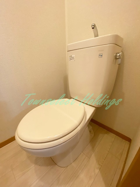 藤沢市鵠沼花沢町のアパートのトイレ