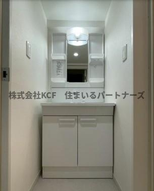 グランツレジデンスの洗面所|清潔感のあるトイレです