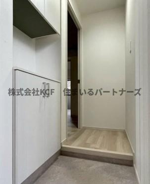 グランツレジデンスの玄関|おしゃれな居間です