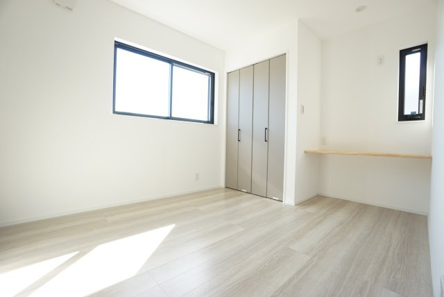 長久手市岩作東中C棟の洋室|広々とした洋室です
