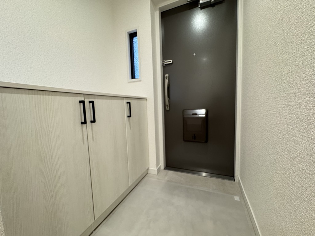 ライオンズマンション植田ヒルズウエストタワーの玄関|きれいな玄関です