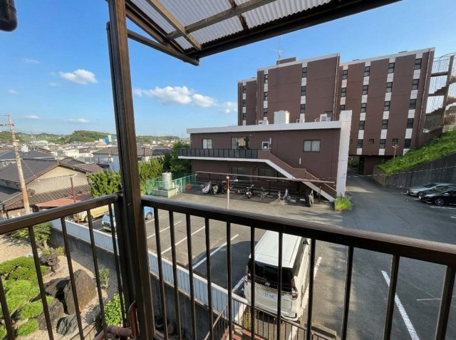 愛知県東海市加木屋町郷中　～新駅「加木屋中ノ池」駅が身近。自然と利便性が共生する街～のバルコニー|目の前が大きく開けているため圧迫感がなく、洗濯物を干す際も気持ちよく作業ができそうです。
