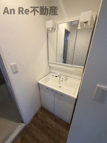 西川ビルの独立洗面台