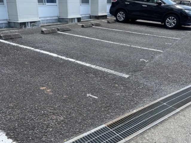 レオパレスコスモスNO.5の駐車場