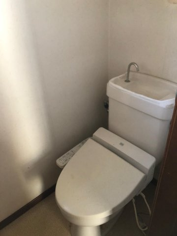 久留米市津福本町　中古戸建のトイレ